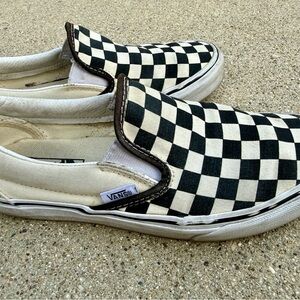 🏁 Vans Classic Checkerboard Slip-On Sneakers